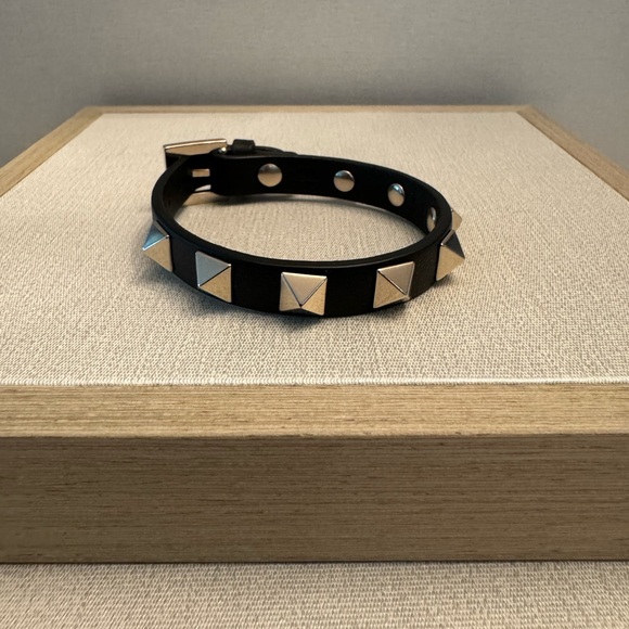 Valentino Rockstud Bracelet - Picture 5 of 6